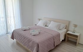 Apartment & Room Ladisic